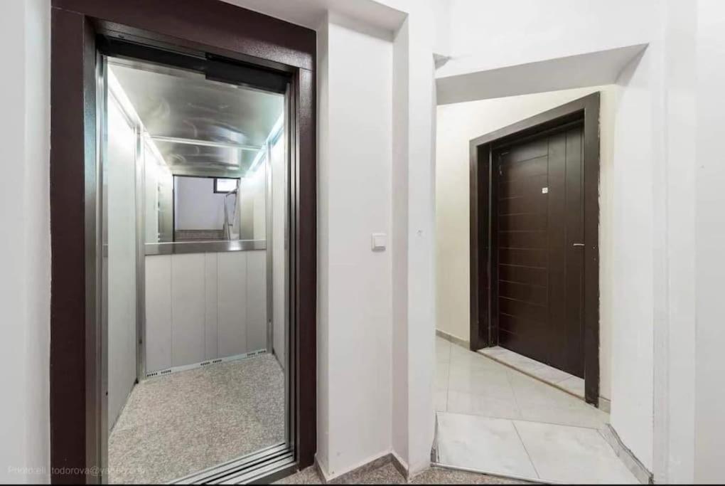 Apartment Karavelov Center Varna